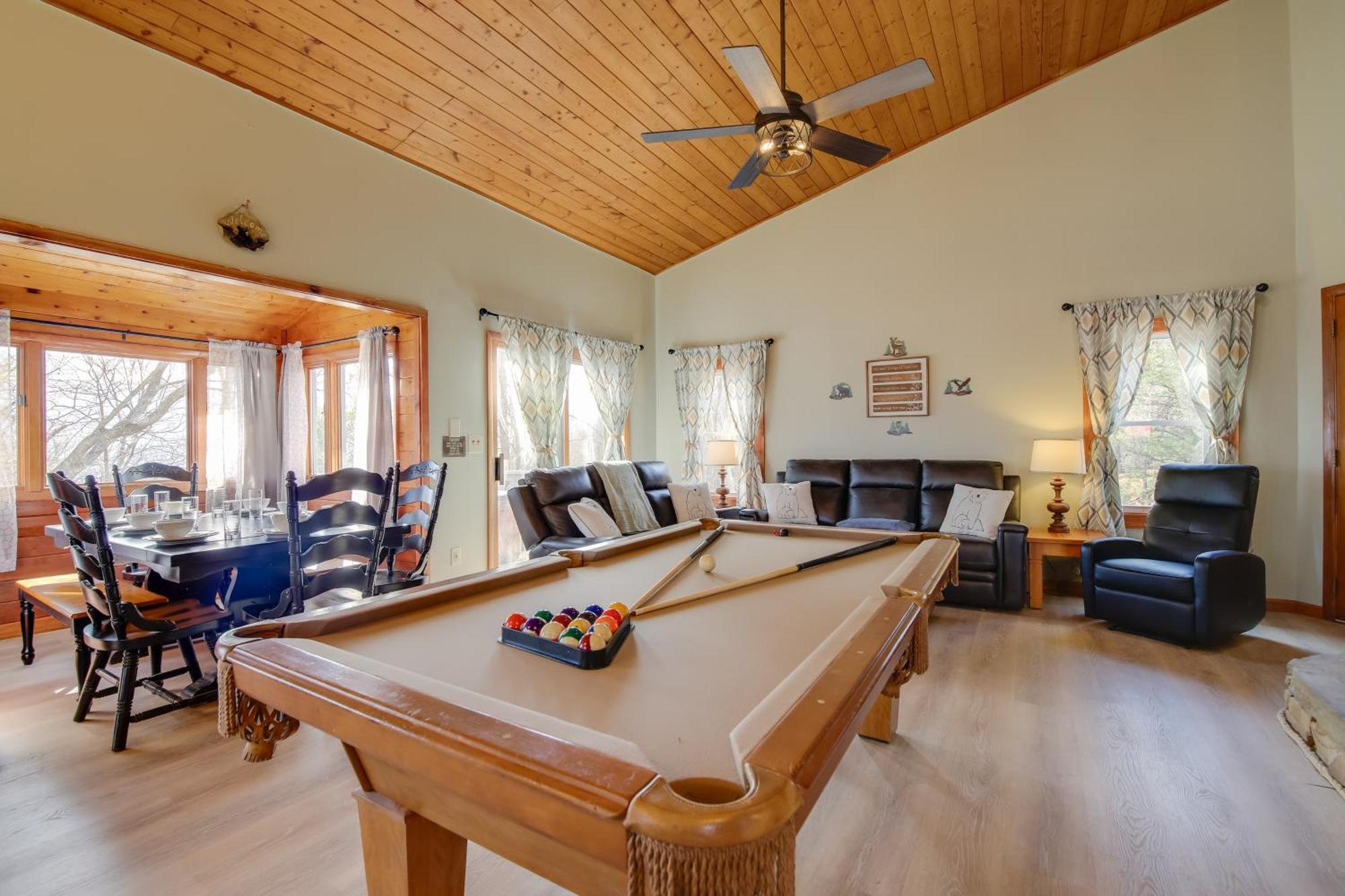 Gatlinburg Mountain Cabin With Hot Tub, Deck And Games Exterior foto